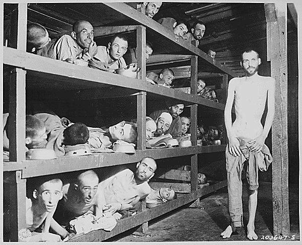 Public Domain: Buchenwald Concentration Camp, WWII (NARA). album di pingnews.com/flickr