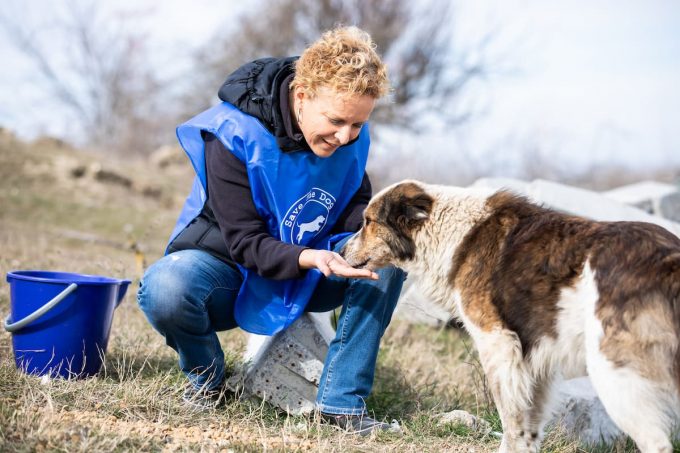 Sara Turetta con pettorina Save The Dogs