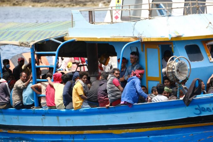 Sbarco di migranti a lampedusa