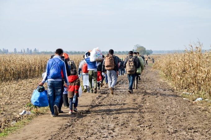 Migranti al confine fra Serbia e Croazia