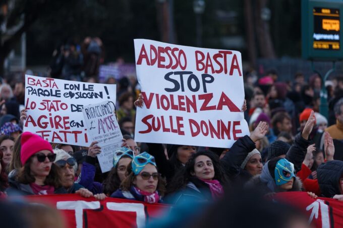 manifestazione contro la violenza sulle donne